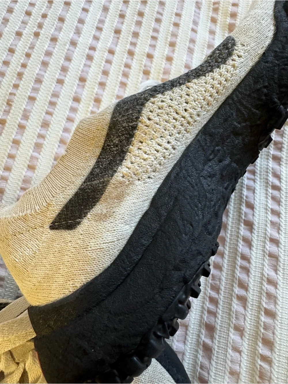 Vans Ultrarange Knit Men's Sneakers in Cream and Black